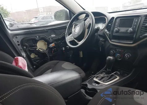 2018 Jeep Cherokee Latitude Fwd z USA, uszkodzony, nr VIN 1C4PJLCB7JD503626